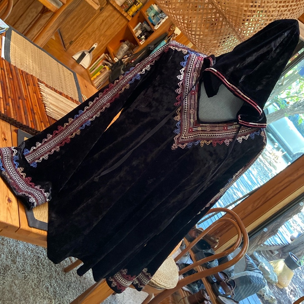 Andre By Unit Cozy, Velvety Pull Over.